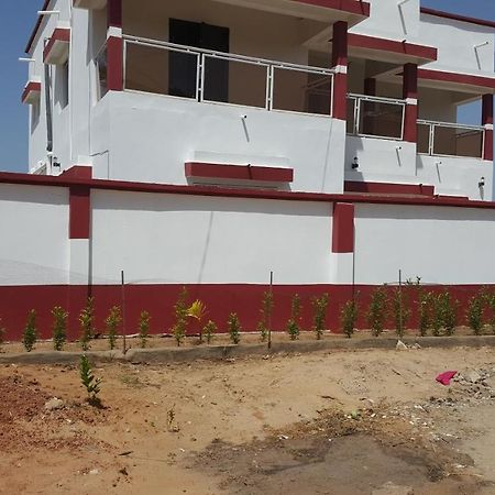 Coco Island Hotel Banjul Buitenkant foto