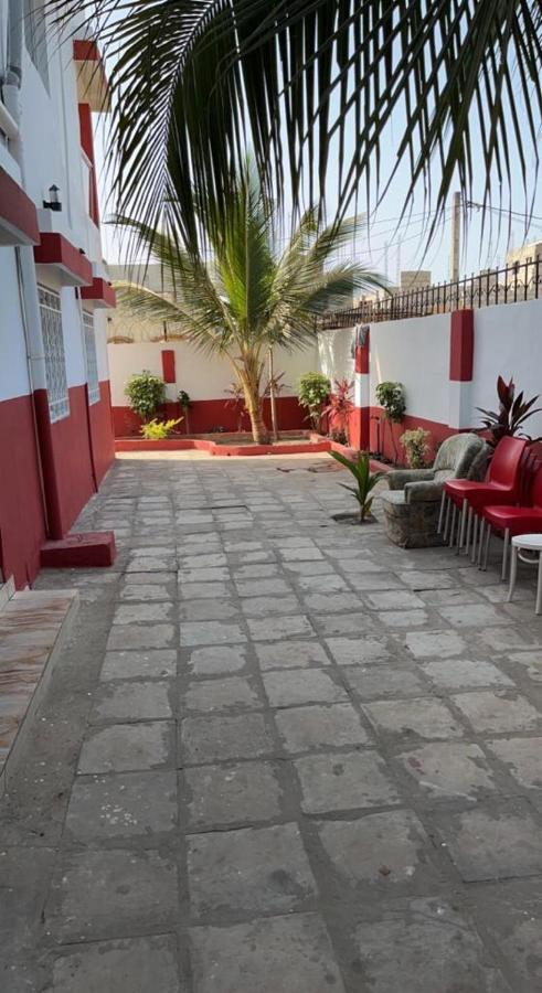 Coco Island Hotel Banjul Buitenkant foto