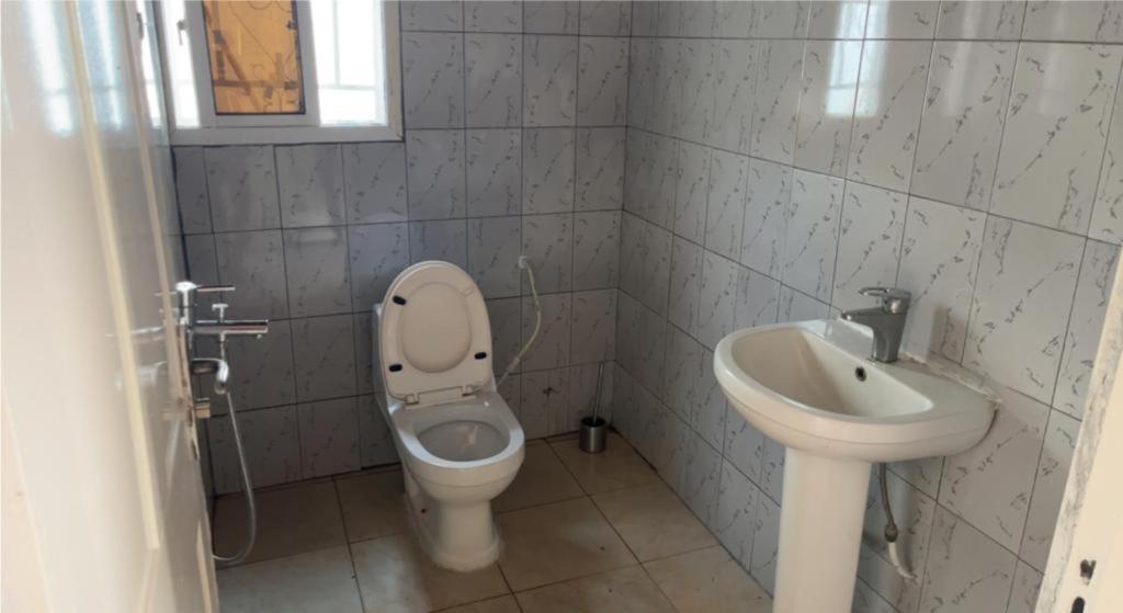 Coco Island Hotel Banjul Buitenkant foto