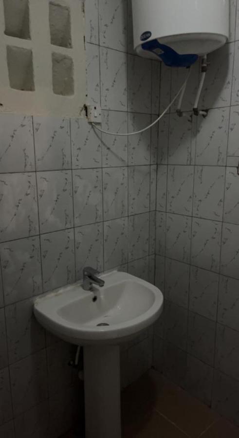 Coco Island Hotel Banjul Buitenkant foto