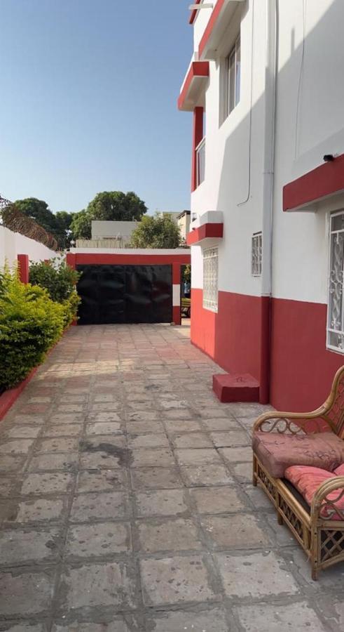 Coco Island Hotel Banjul Buitenkant foto